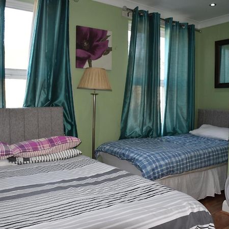 Three Bedroom House Lancaster Road ลอนดอน ภายนอก รูปภาพ