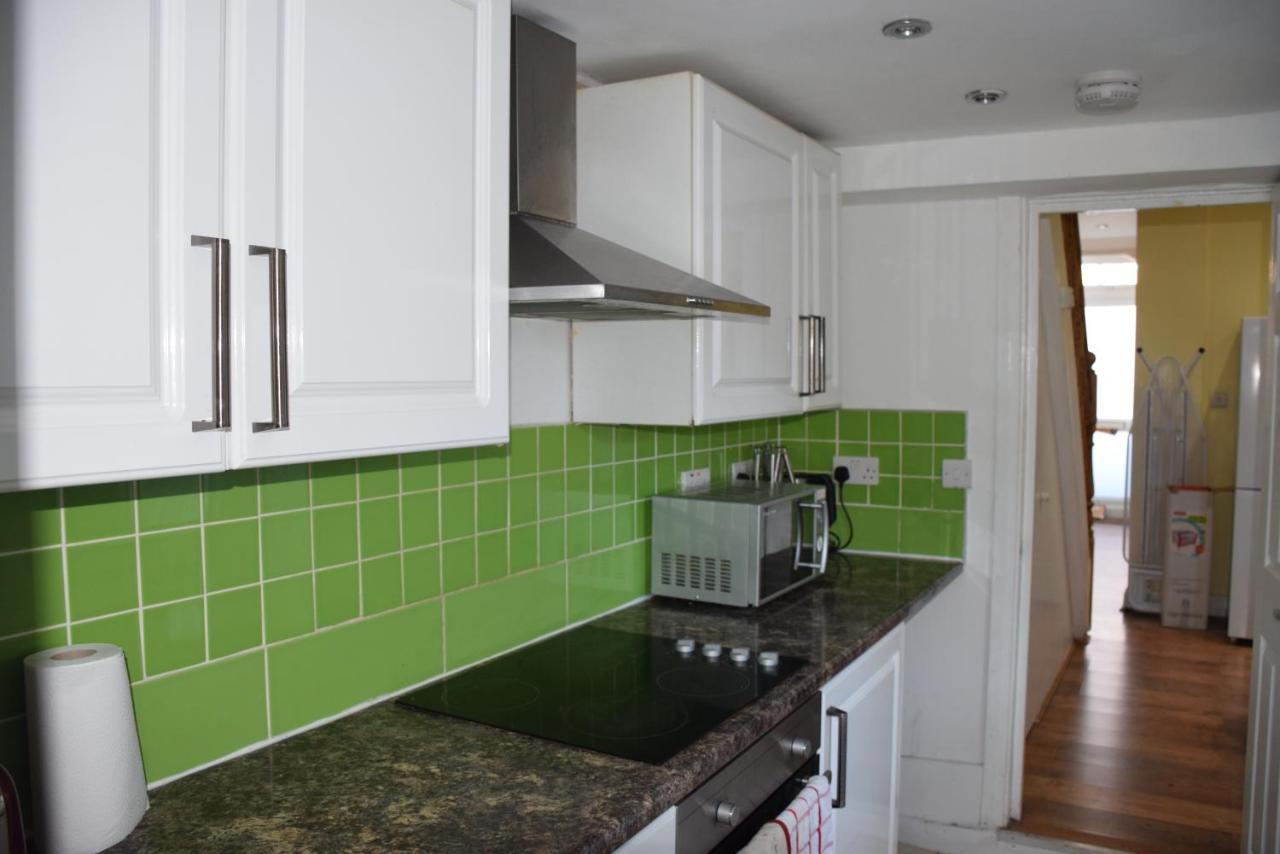 Three Bedroom House Lancaster Road ลอนดอน ภายนอก รูปภาพ