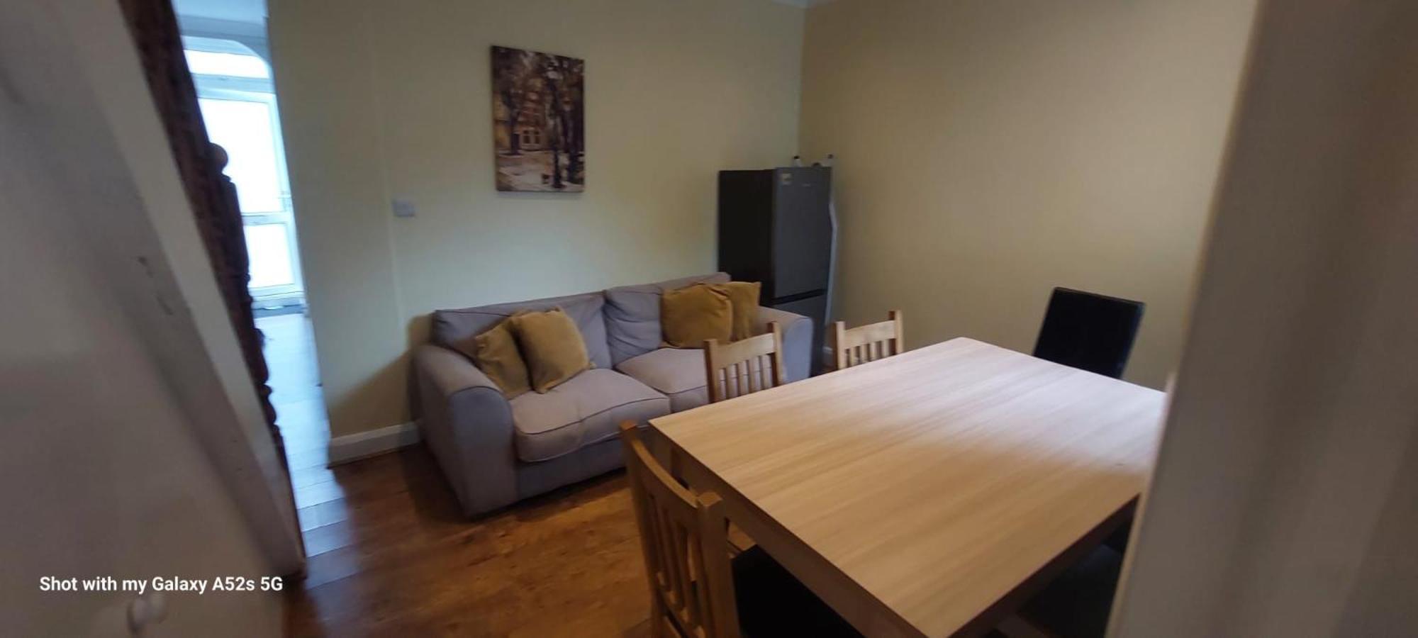 Three Bedroom House Lancaster Road ลอนดอน ภายนอก รูปภาพ